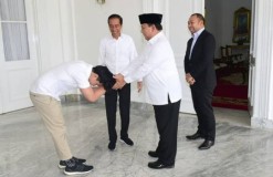 Pengamat Sebut Sikap Jokowi dan Gibran Kontradiksi : Awalnya Tegak Lurus Malah Mengkhianati PDIP