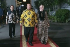 Gubernur Arinal Bersama Ketua TP. PKK Provinsi Lampung Hadiri Acara Istana Berbatik