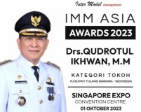 Pj Bupati Tuba Raih Penghargaan The Best Leader Public Service di IMM Asia Awards 2023