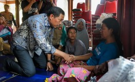 Pj Gubernur Jateng Bantu Logistik untuk Pengungsi Korban Kebakaran di Solo
