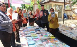 Tingkatkan Literasi Masyarakat, Dinas Arpus Jateng Gelar Pameran dan Bazar Buku