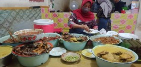 Mampir ke Semarang! Wajib Coba Kuliner Legendaris Gudeg Koyor Mbak Tum