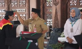 215 Siswa Sekolah Lanjut Usia Desa Kenteng Diwisuda Bupati Semarang