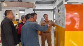 Camat Weleri Gandeng Sekolah Sampah Nusantara Sosialisasikan Mesin ATM Dropbox Digital