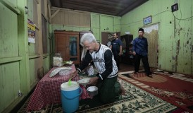 Ganjar Bikin Heboh Kampung Tua Lampung Timur, Abdurrahman: Seperti Mimpi Beliau Nginap di Gubuk Saya