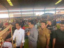 Gubernur Arinal Dampingi Presiden Jokowi Cek Harga Komoditas Pangan di Pasar Baru Rumbia