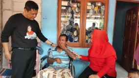 Dikunjungi Wali Kota Semarang, Warga Penderita Stroke Ini Teteskan Air Mata