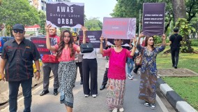 Koalisi Masyarakat Sipil Geruduk MK, Tuntut Anwar Usman Turun dari Jabatannya