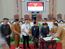 DPRD Lampung Timur Sahkan Lima Raperda