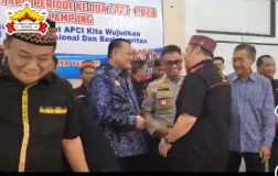 Dang Ike Kukuhkan Asosiasi Profesional Colektor Indonesia (APCI)