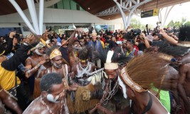 Hari Pertama Kampanye, Ganjar Disambut Gegap Gempita Warga Papua