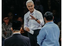 Debat Perdana, Ganjar Ingin Bekerja Sat Set Perbaiki Nasib Guru