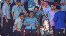 Dokter Tifa Nasehati Prabowo Jaga Kesehatan, Netizen: Segera Lempar Handuk Putih Saja!