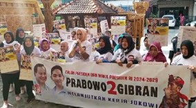 Kader PAN Darussalam dan Mantan PDIP Elti Kompak Senam Gemoy