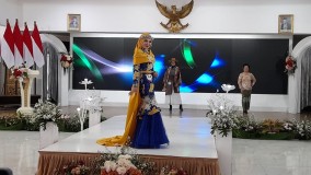Turut Promosikan Batik, ASN Perempuan di Kendal Ikuti Lomba Fashion Show