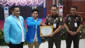 Kajati Banten Dr. Didik Farkhan Dapat Penghargaan Keadilan dan Hati Nurani