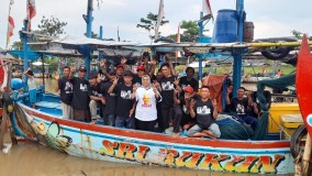 Ketua DPP Sogan Blusukan ke Kampung Nelayan Gempolsewu, Kampanyekan Ganjar - Mahfud