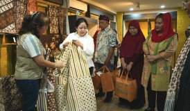 Puan Maharani Dorong  Kota Semarang Kembangkan Batik Warna dari Bahan Alam