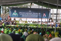 Gubernur Lampung Arinal Djunaidi dan Ketua TP. PKK  menghadiri Pengajian Akbar NU bersama Khofifah dan Zulhas
