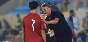 Pertandingan Hidup Mati Melawan Indonesia, Karier Sepakbola Menjadi Taruhan Pelatih Vietnam Troussier