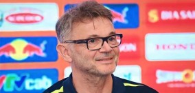 Coach Philippe Troussier Ungkap Tiga Alasan Penting Penyebab Tim Vietnam Kalah Dari Timnas Indonesia