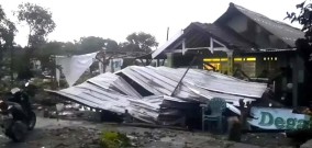 Cuaca Ektrem di Sidoarjo Berdampak Ratusan Rumah Rusak dan Seorang Tewas Tertimpa Bangunan