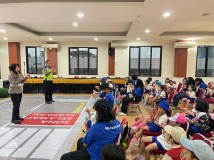 Sat Lantas Polres Tangsel Terima Kunjungan TK Kreasi Anak Bangsa Sekaligus Kenalkan Profesi Polri Sejak Dini