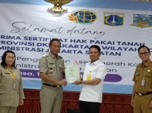 BPN Jaksel Serahkan 30 Sertifikat Aset Pemprov DKI Jakarta