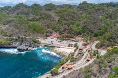 Jelajahi Desa Wisata Paranggupito, Eloknya Pantai Klotok dan Atraksi Budaya