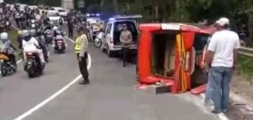 Drama Kecelakaan Mobil Terguling Rombongan asal Tuban di Tikungan Lawu Magetan
