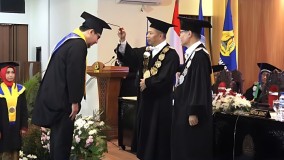 USM Wisuda 1.044 Lulusan, Rektor Pesankan Enam Hal