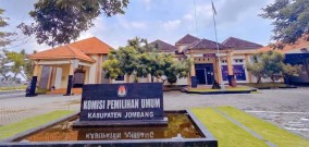 Fenomena Empat Anggota Keluarga Kades Mojokrapak Jombang Terpilih Jadi Anggota DPRD