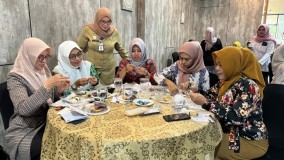 Puluhan Ibu di Rembang Dilatih Bikin Boneka Karakter RA Kartini, Bisa Jadi Cenderamata