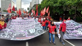 Peringati Hari Perempuan Internasional, RUU PPRT Tak Kunjung Disahkan, Gebrak: Rezim Jokowi Bikin Banyak Kaum Hawa Miskin