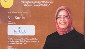 Direktur Keuangan bank bjb Nia Kania Raih Penghargaan CFO Terbaik