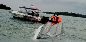 KM Parikudus Bawa 30 Penumpang dan 3 ABK, Terbalik di Perairan Pulau Rambut, Diterjang Ombak