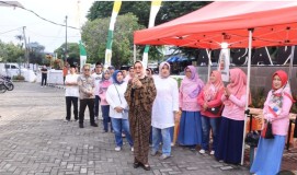 Ketua Dekranasda Provinsi Lampung Kunjungi Festival Pasar Takjil