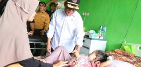 Cek Bantuan, Menko Muhadjir Blusukan ke Lokasi Bencana Sumatera Barat
