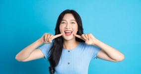 6 Cara Menghilangkan Karang Gigi Secara Alami