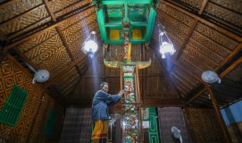 Keunikan Masjid Saka Tunggal di Banyumas, Bertiang Satu dan Sering Dikerumuni Monyet