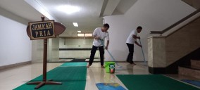 Ciptakan Kenyamanan Ibadah, Unilever - DMI Gelar Gerakan Masjid Bersih di MAJT