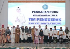 Ibu Riana Sari Arinal Bersama Jajaran TP PKK Lampung Ikuti Pengajian Rutin Bulan Ramadhan