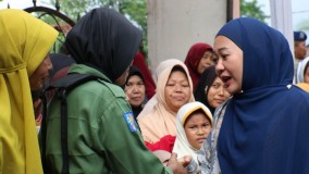 Bupati Purbalingga Hadiahkan Ambulans untuk Desa Karangpucung, Berprestasi di Bidang Pertanian