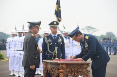 Panglima TNI Pimpin Serah Terima Jabatan Kepala Staf TNI Angkatan Udara di Lanud Halim Perdanakusuma