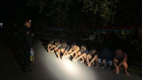8 Pemuda di Jepara Diedukasi Polisi, Kedapatan Nongkrong di Pantai sambil Bawa Miras