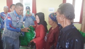 Peringati HUT ke-5, JBT Salurkan Paket Sembako di Bandungan