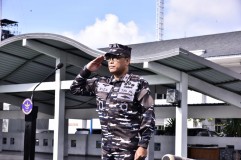 Kepala Staf Kolinlamil Terima dan Lepas Pelayaran SMA Taruna Nusantara Menggunakan KRI Teluk Palu-523