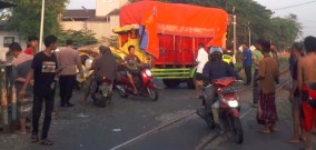 Kepala Truk Hancur Disambar KA Jayabaya di Beji Pasuruan, Beruntung Sopir Tak Sampai Meninggal Dunia