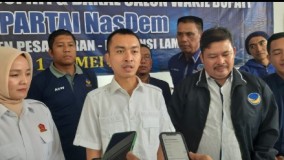 Ketua Gerindra Ahmad Rico J Daftar Bacabup Pesawaran ke NasDem