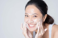 Rekomendasi Facial Wash Terbaik untuk Kulit Kering